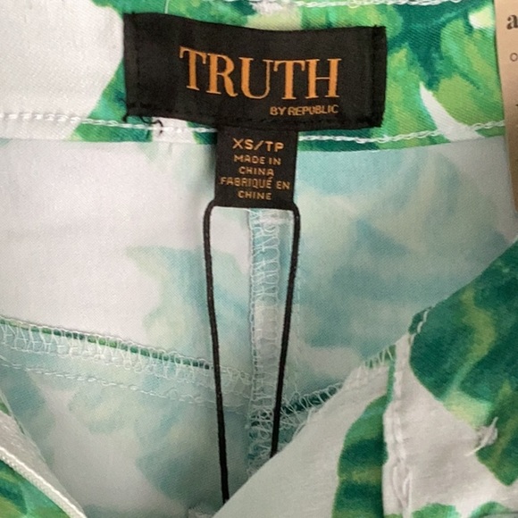 TRUTH BY REPUBLIC NWT WOMENS ANKLE STRETCH PANTS XS GREEN TROPICAL PRINT - Picture 6 of 8